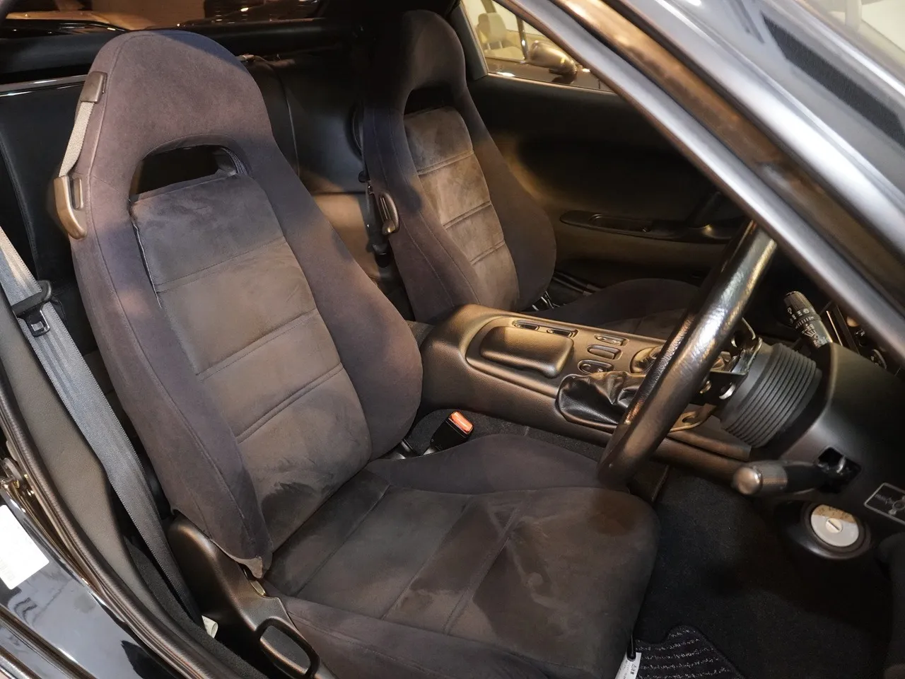 1997 マツダ RX-7クーペ タイプRS | 4型　実走行2万km台　TEIN車高調　HKSサイレントハイパワー　LAILE前後タワーバー　ピラーバー　社外ステアリング　ALPINEナビ　外装同色塗装済み　純正部品完備　ユーザー様買取車輌 写真10