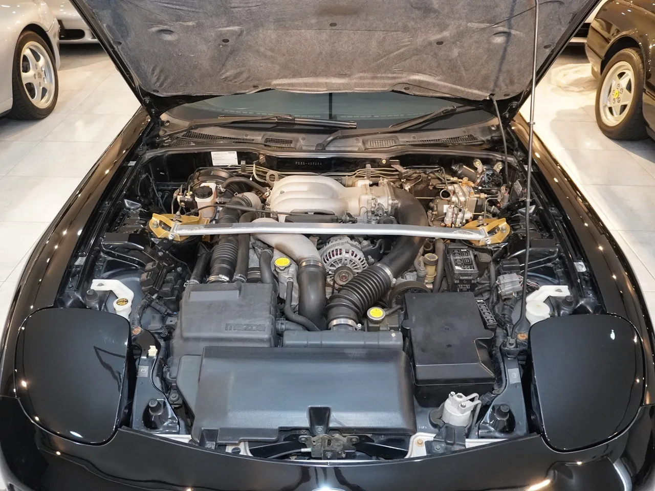 1997 マツダ RX-7クーペ タイプRS | 4型　実走行2万km台　TEIN車高調　HKSサイレントハイパワー　LAILE前後タワーバー　ピラーバー　社外ステアリング　ALPINEナビ　外装同色塗装済み　純正部品完備　ユーザー様買取車輌 写真8