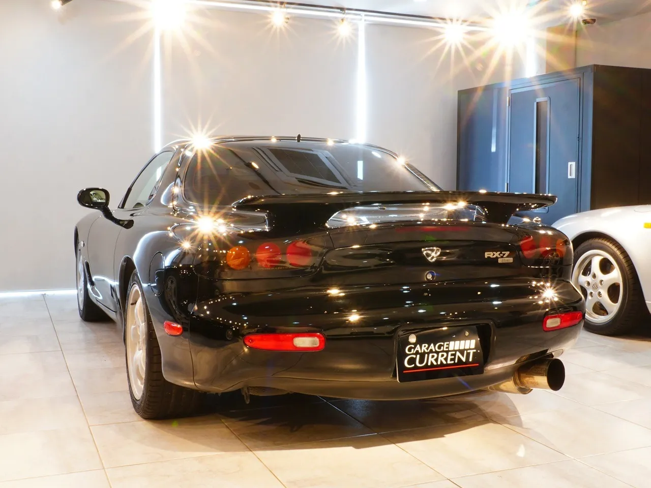 1997 マツダ RX-7クーペ タイプRS | 4型　実走行2万km台　TEIN車高調　HKSサイレントハイパワー　LAILE前後タワーバー　ピラーバー　社外ステアリング　ALPINEナビ　外装同色塗装済み　純正部品完備　ユーザー様買取車輌 写真3