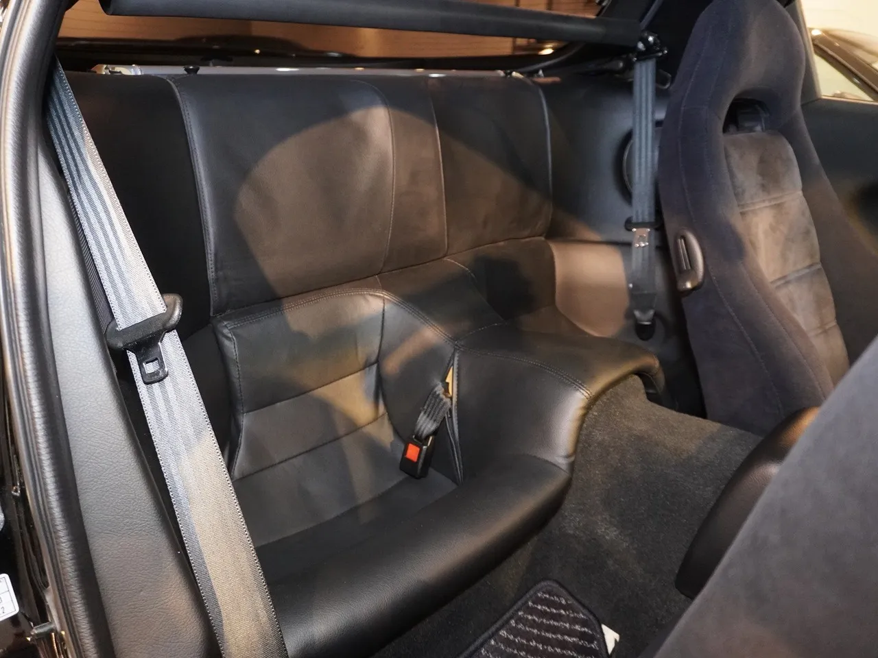 1997 マツダ RX-7クーペ タイプRS | 4型　実走行2万km台　TEIN車高調　HKSサイレントハイパワー　LAILE前後タワーバー　ピラーバー　社外ステアリング　ALPINEナビ　外装同色塗装済み　純正部品完備　ユーザー様買取車輌 写真12