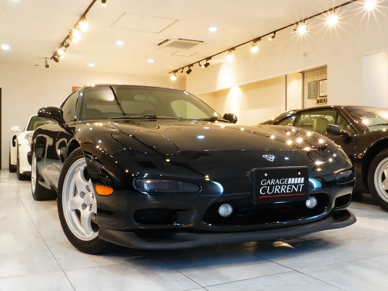 1997 マツダ RX-7クーペ タイプRS | 4型　実走行2万km台　TEIN車高調　HKSサイレントハイパワー　LAILE前後タワーバー　ピラーバー　社外ステアリング　ALPINEナビ　外装同色塗装済み　純正部品完備　ユーザー様買取車輌 写真2