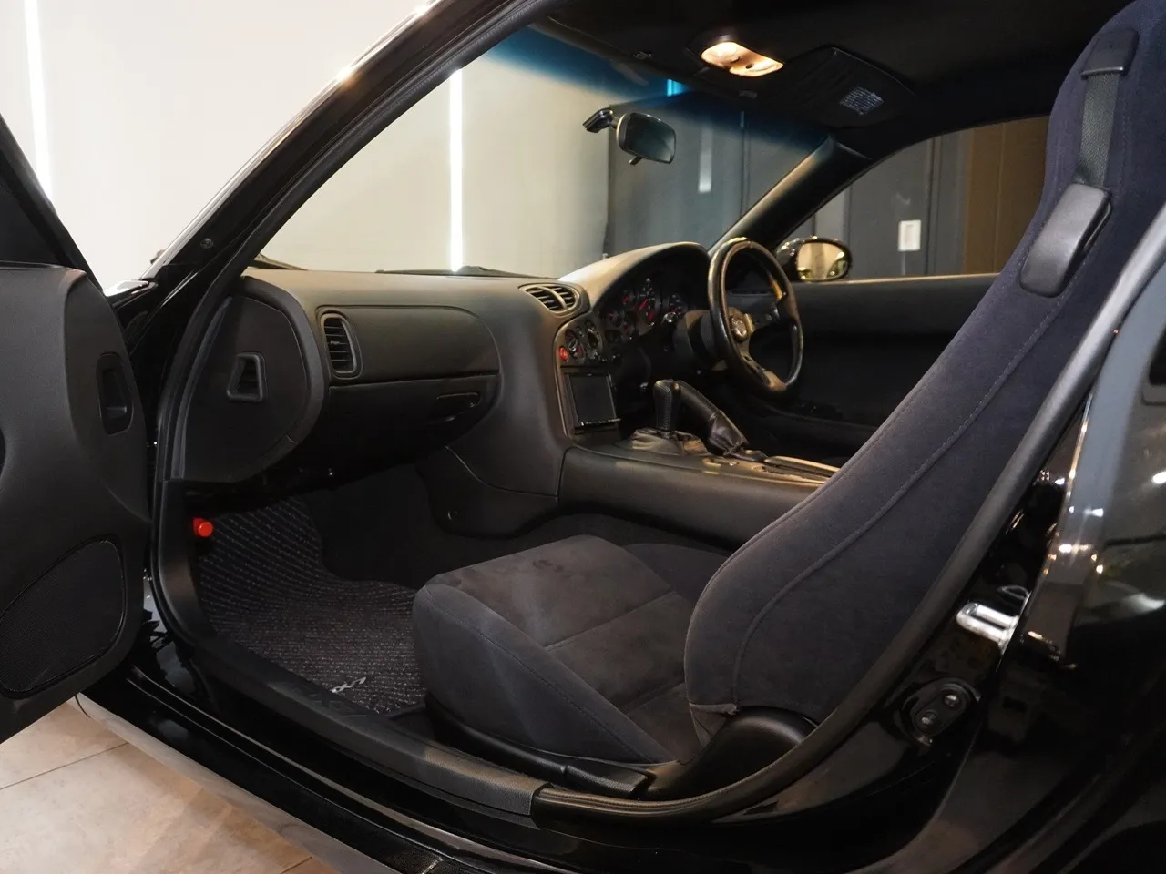 1997 マツダ RX-7クーペ タイプRS | 4型　実走行2万km台　TEIN車高調　HKSサイレントハイパワー　LAILE前後タワーバー　ピラーバー　社外ステアリング　ALPINEナビ　外装同色塗装済み　純正部品完備　ユーザー様買取車輌 写真57