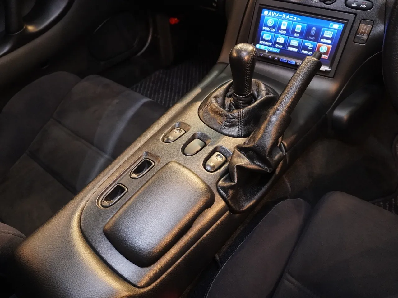1997 マツダ RX-7クーペ タイプRS | 4型　実走行2万km台　TEIN車高調　HKSサイレントハイパワー　LAILE前後タワーバー　ピラーバー　社外ステアリング　ALPINEナビ　外装同色塗装済み　純正部品完備　ユーザー様買取車輌 写真62